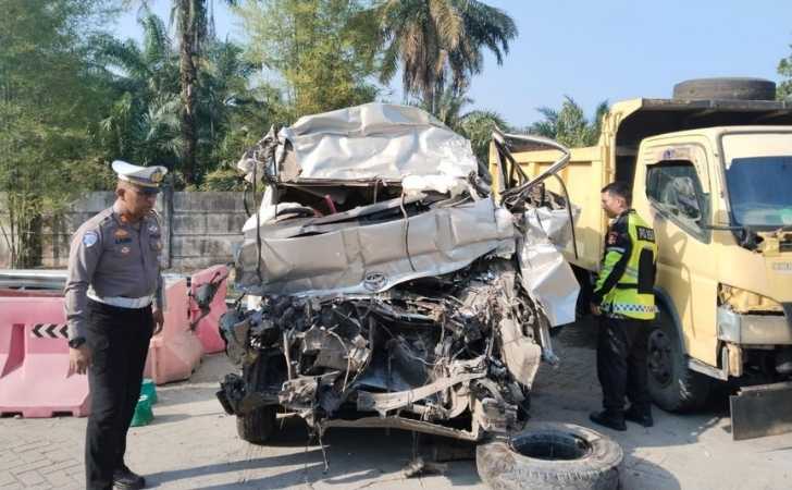 Lima-Tewas-dan-Lima-Luka-Kecelakaan-Tragis-Guncang-Tol-PekanbaruDumai.jpg
