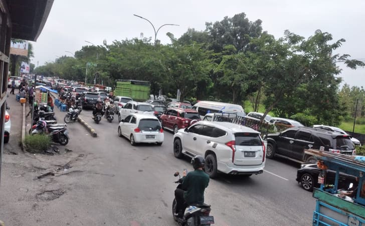 Macet-di-SKA1.jpg