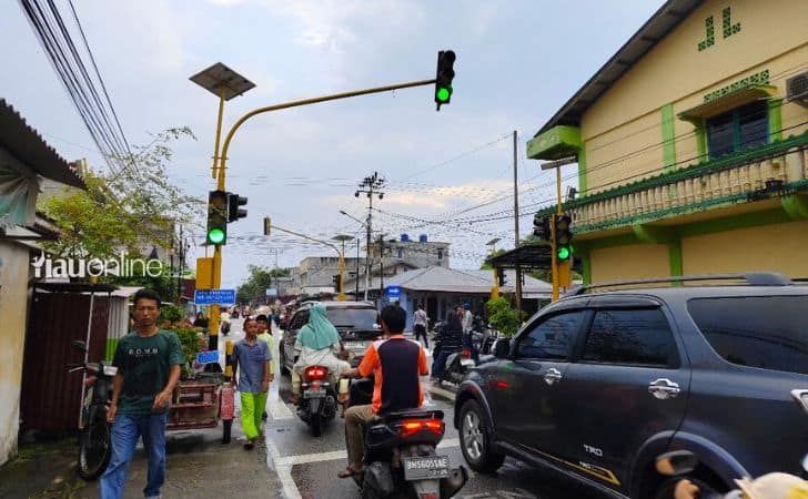 Macet-di-siak-jelang-buka-puasa.jpg