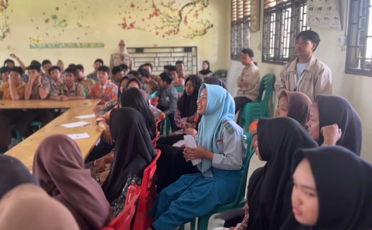 Mahasiswa-KKN-Sosialisasi-Kesehatan-Mental-di-SMAN-2-Siak.jpg