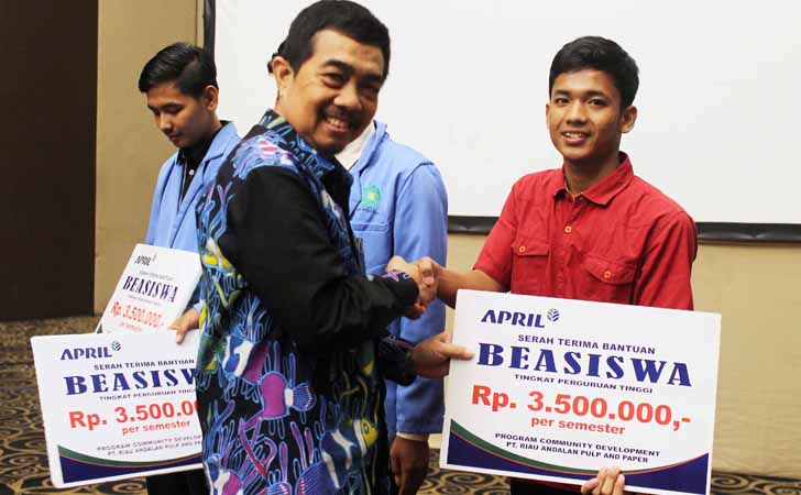 Mahasiswa-Penerima-Beasiswa-RAPP.jpg