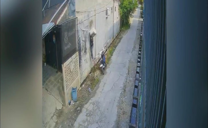 Maling-ac-terekam-cctv.jpg