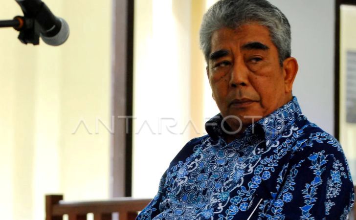 Mantan-Bupati-Siak-Periode-2001-2011-Arwin-AS.jpg