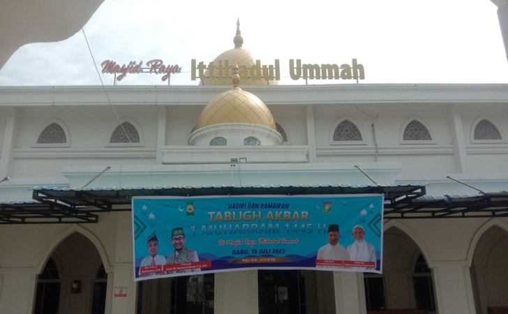 Masjid-Raya-Ittihadul-Ummah.jpg