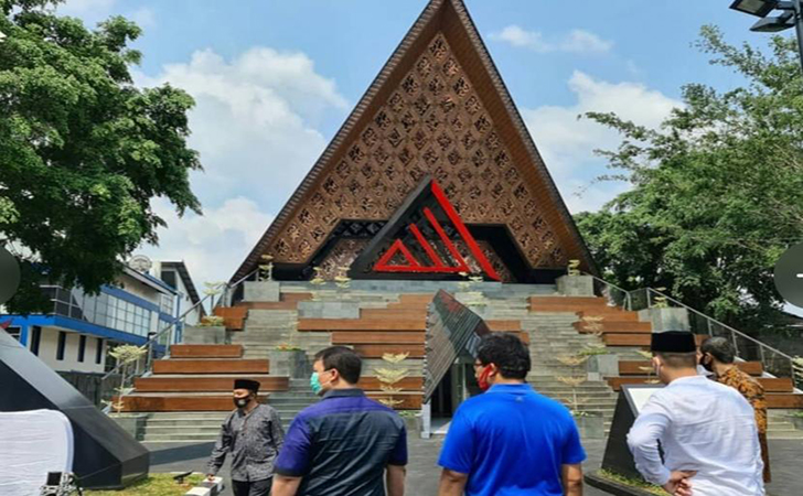 Masjid-at-Taufiq.jpg