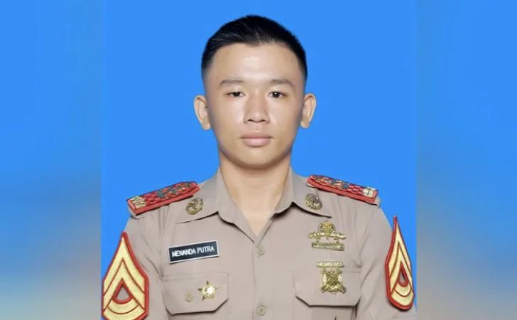Menanda-Putra-Duta-Putra-Tionghoa-Pertama-Lulus-AAL-dan-Adhi-Makayasa.jpg