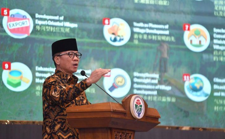 Mendes-Bahas-Digitalisasi-Desa-dan-Hilirisasi-dengan-Delegasi-Tiongkok.jpg