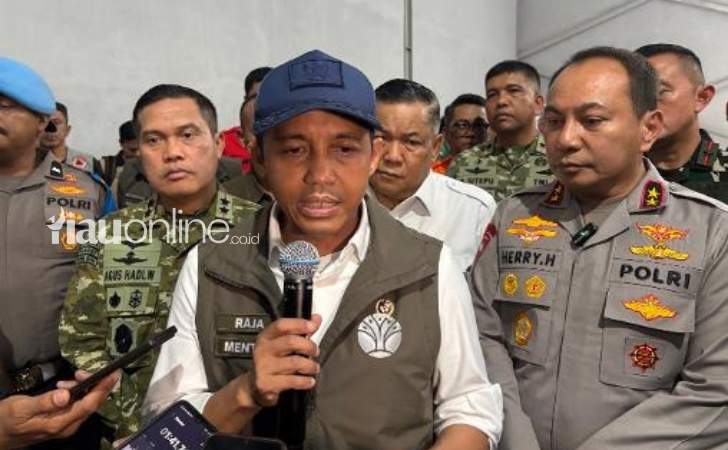 Menhut-Cek-Karhutla-Riau-Kerumutan-Padam-dan-Tinggal-Asap-Pendinginan.jpg