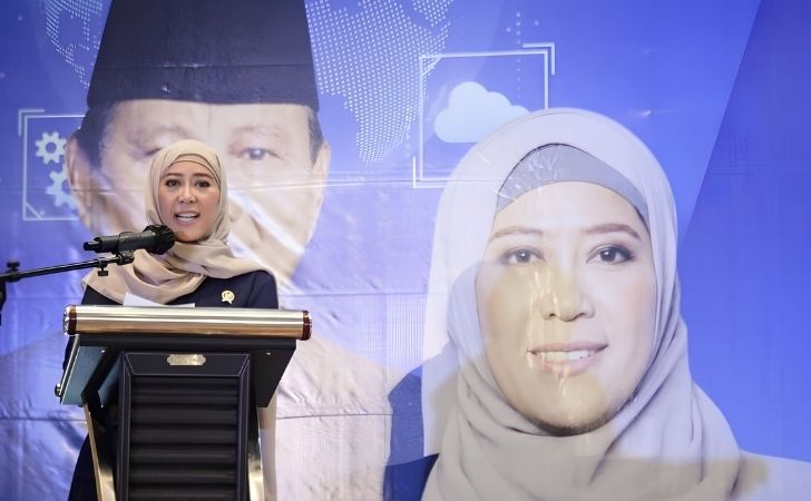 Menkomdigi-Tegaskan-Pentingnya-Perlindungan-Anak-di-Ruang-Digital.jpg