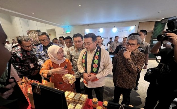 Menteri-Ekraf-di-APR.jpg