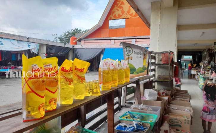 Minyak-goreng-di-pasar-pekanbaru2.jpg