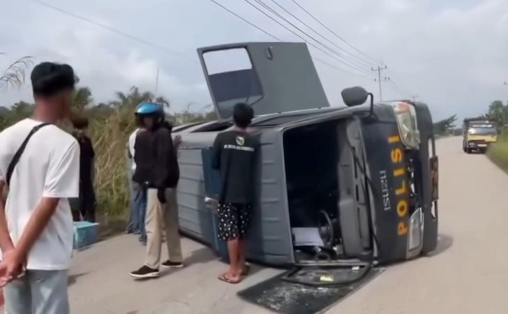 Mobil-Tahanan-Terbalik-di-Jalan-Selinsing-Dumai-Kondisi-Napi-dan-Petugas-Belum-Diketahui.jpg