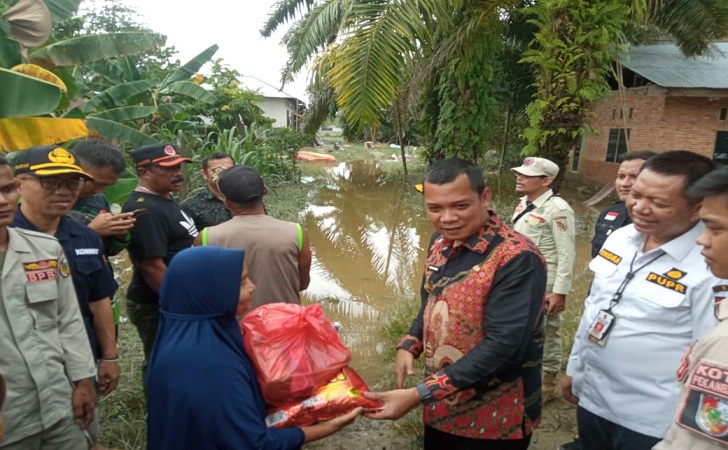 Muflihun-pantau-banjir.jpg