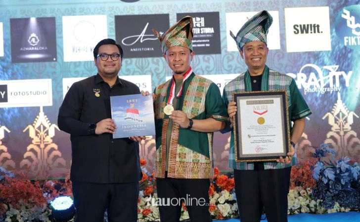 Nikah-Massal-Gratis-Pemko-Pekanbaru-Pecahkan-Rekor-MURI.jpg