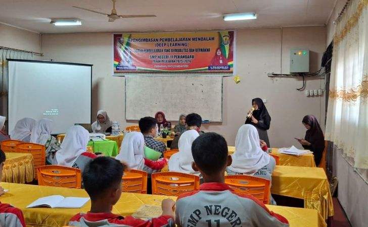 PKM-Dosen-Fikom-UIR-2025-Bina-Rohis-SMPN-11-Pekanbaru.jpg