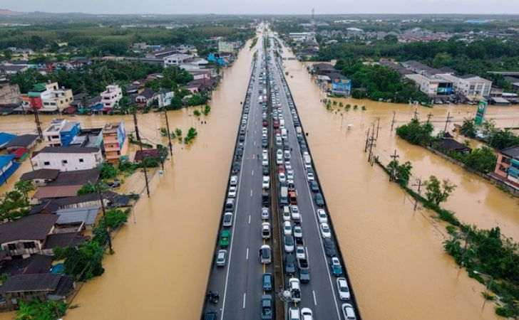 PM-Thailand-Minta-Maaf-atas-Tewasnya-176-Warganya-Akibat-Banjir-di-Hat-Yai.jpg