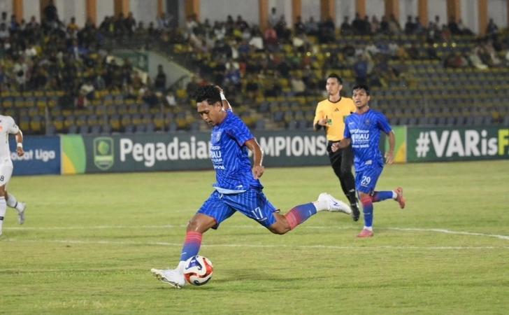 PSPS-Pekanbaru-Unggul-2-1-Atas-Persekat-Tegal-di-Babak-Pertama.jpg