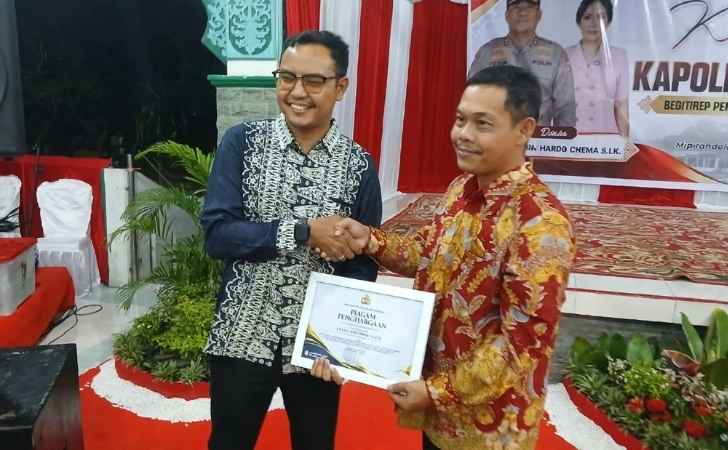 PT-IIS-Terima-Penghargaan-Polres-Pelalawan-atas-Kontribusi-Penanganan-Karhutla.jpg