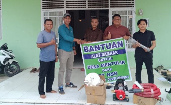 PT-NSR-beri-bantuan-alat-pemadam.jpg