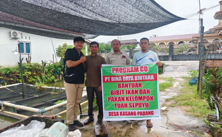 PT-salurkan-bibit-ikan.jpg