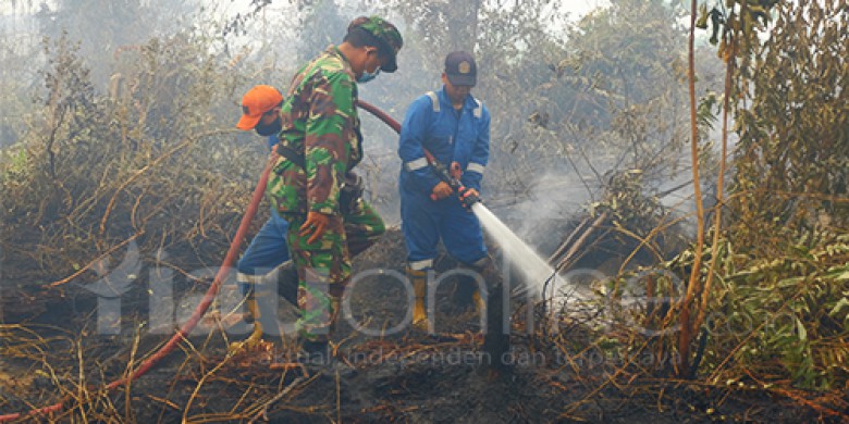 Padamkan-Api-Gambut.jpg