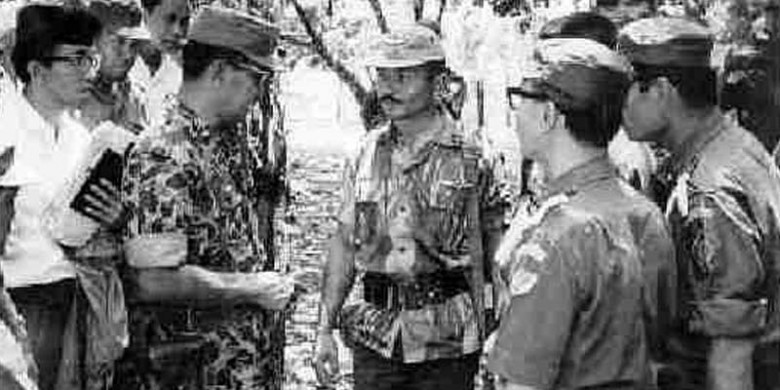 Pangkostrad-Mayjen-Soeharto.jpg