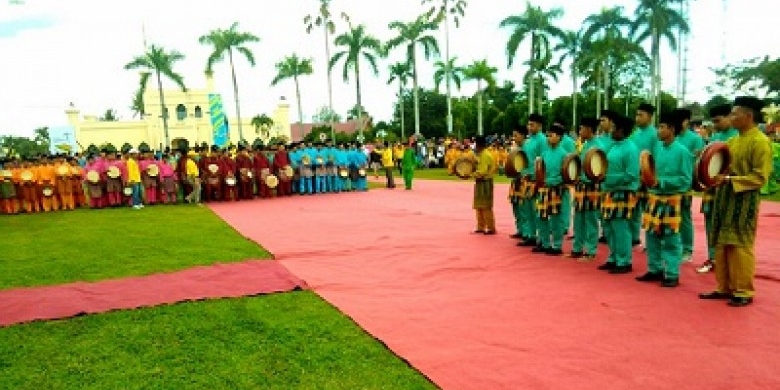 Parade-Seribu-Kompang.jpg