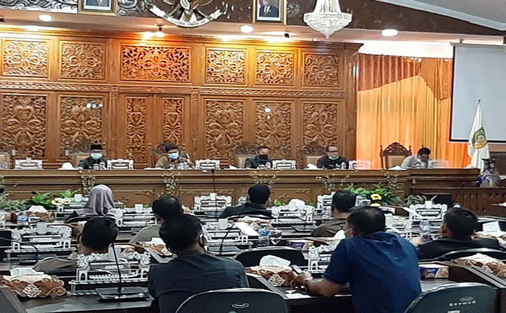 Paripurna-DPRD-Kuansing.jpg