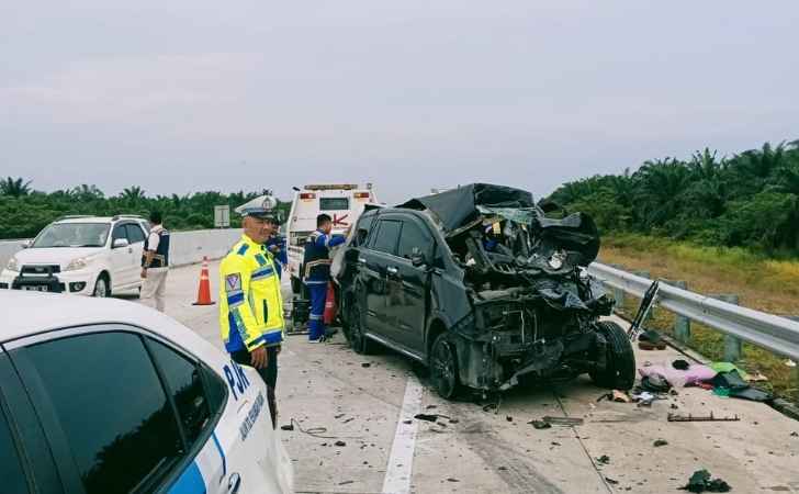 Pasangan-Suami-Istri-Tewas-dalam-Kecelakaan-Maut-di-Tol-Bangkinang.jpg
