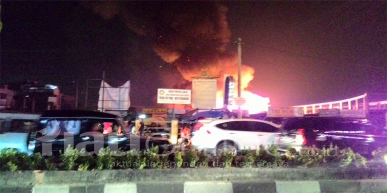 Pasar-Cik-Puan-Terbakar.jpg