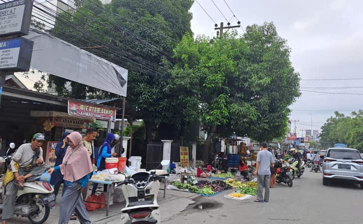Pasar-Tumpah-Ahmad-Yani3.jpg