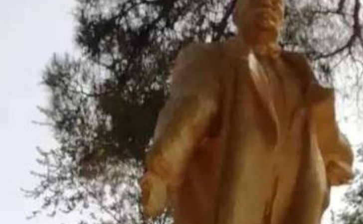 Patung-Lenin.jpg