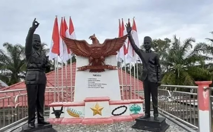 Patung-Soekarno-dan-Jokowi2.jpg