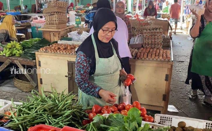 Pedagang-Tomat-di-Pekanbaru.jpg