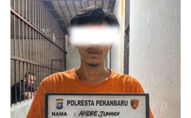 Pelaku-Rampas-Ponsel-Anak-Kecil-Viral-Akhirnya-Ditangkap-Polresta-Pekanbaru.jpg