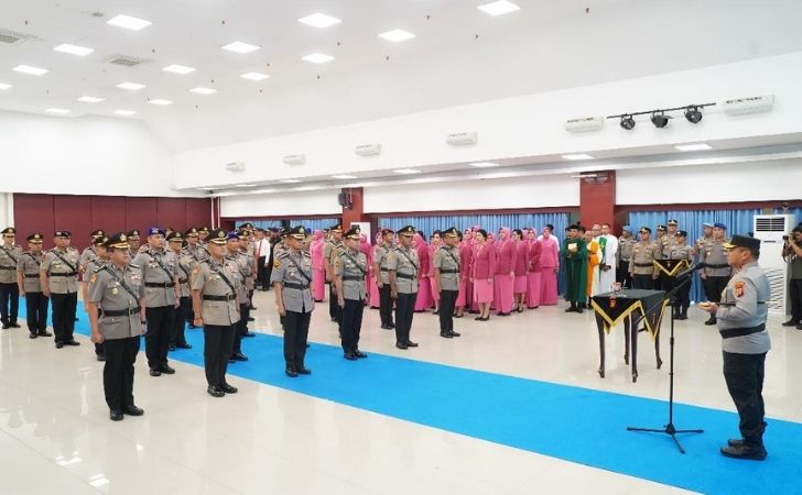 Pelantikan-pejabat-di-polda-riau.jpg