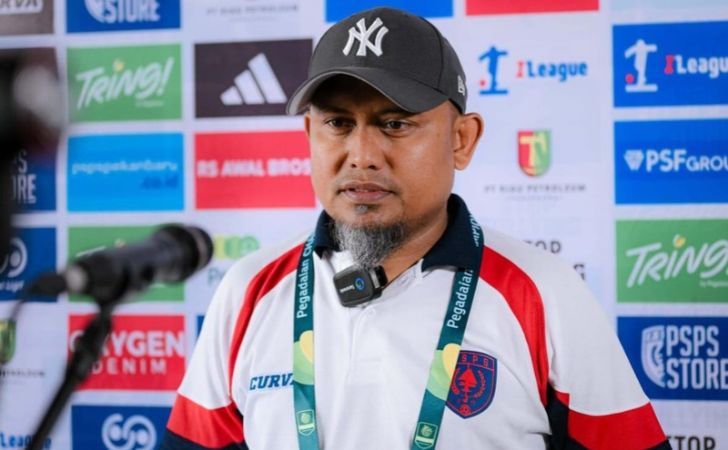 Pelatih-PSPS-Akhyar-Ilyas.jpg