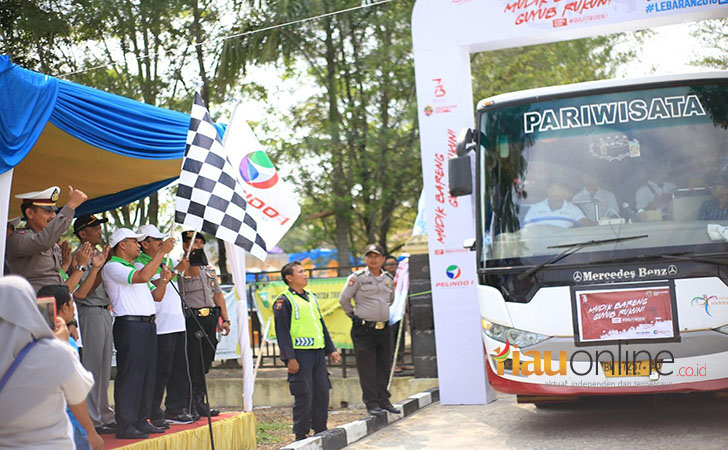 Pelepasan-bus-mudik-gratis-siak.jpg