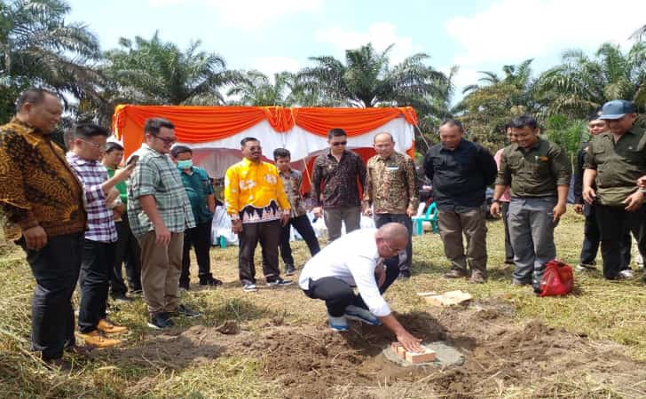 Peletakan-batu-pertama-okura-farm.jpg