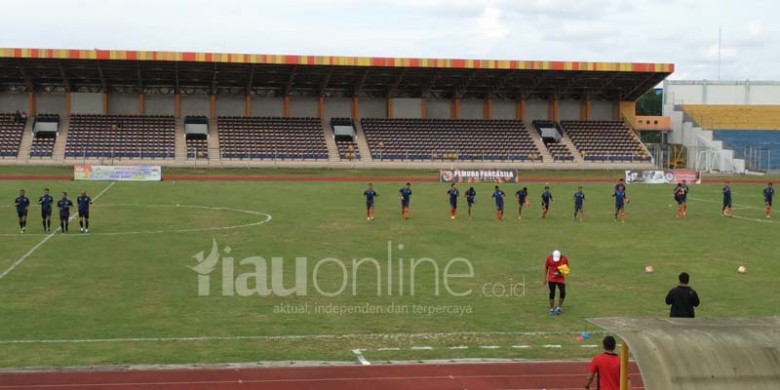 Pemain-Persiraja-Banda-Aceh-Pemanasan.jpg