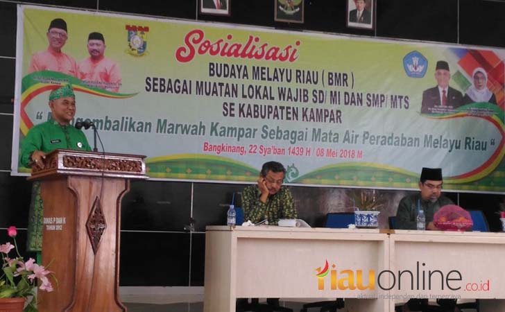 Pembukaan-Seminar-Muatan-Lokal.jpg