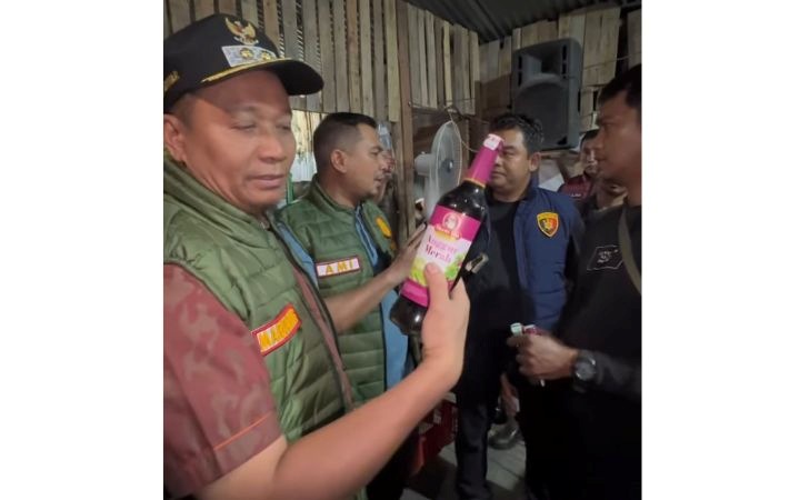 Pemko-Pekanbaru-Ultimatum-Pembongkaran-Bangunan-Liar-di-Jalan-SM-Amin.jpg