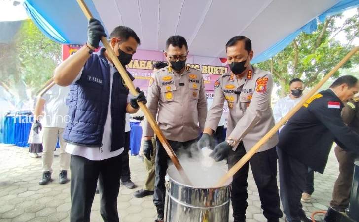 Pemusnahan-narkotika-di-Polda-RIau.jpg