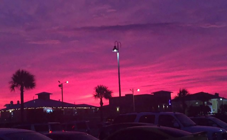 Penampakan-langit-ungu-di-Florida.jpg