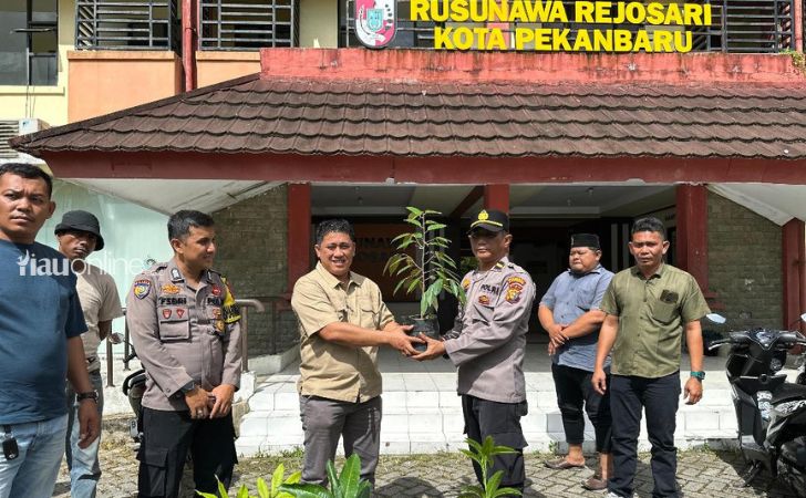 Penanaman-pohon-di-rusunawa.jpg