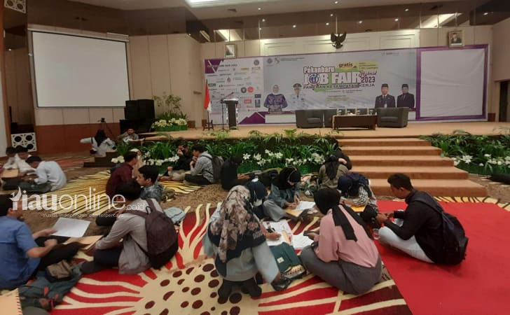 Pencari-kerja-di-job-fair.jpg