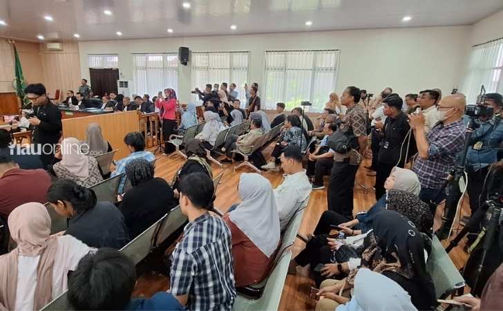 Pendukung-abdul-wahid-di-PN-Pekanbaru.jpg