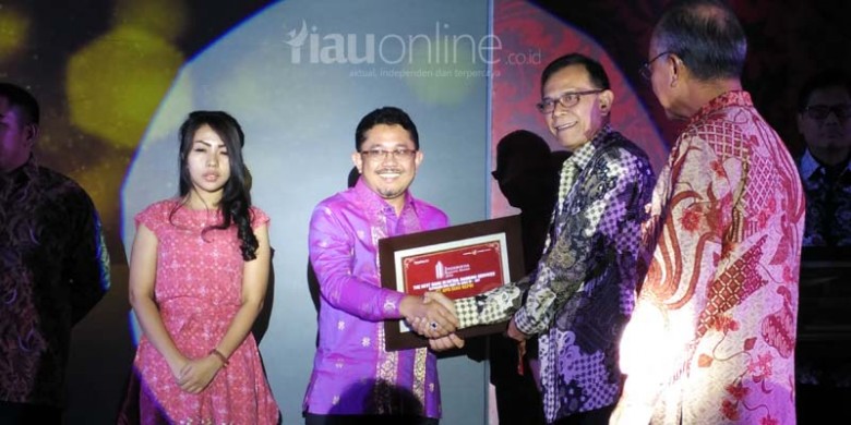 Penghargaan-Indonesia-Banking-Award.jpg