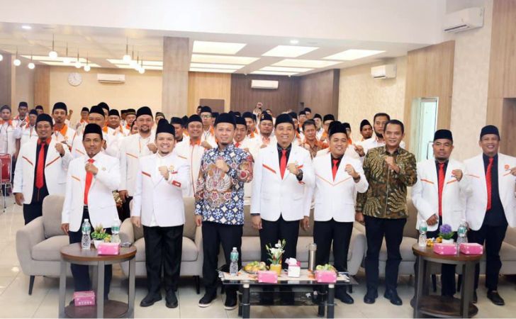 Pengukuhan-PKS-Pekanbaru.jpg