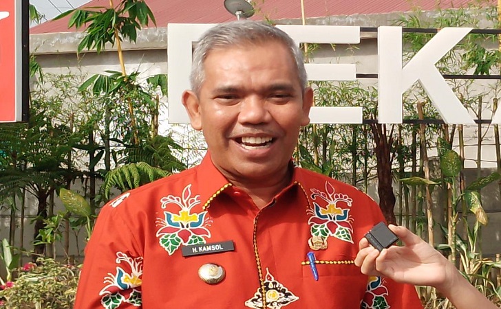 Penjabat-PJ-Bupati-Kampar-Kamsol.jpg